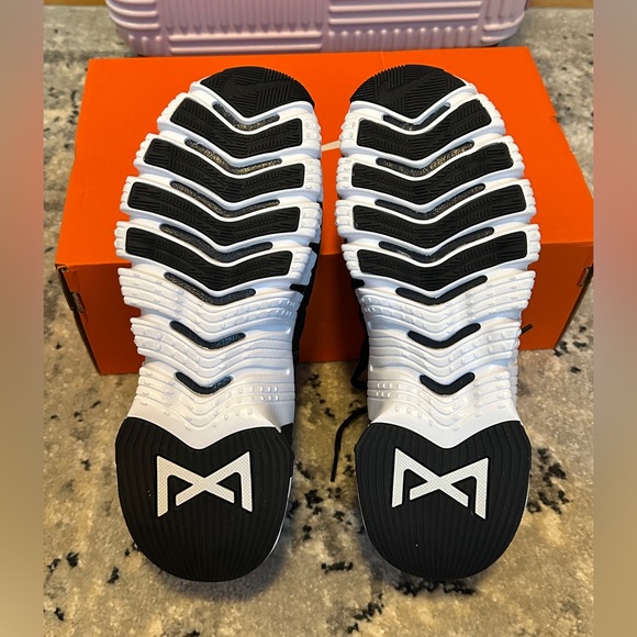 NIB 🆕 Womens Nike Metcon 5 Sneakers - Picture 4 of 8